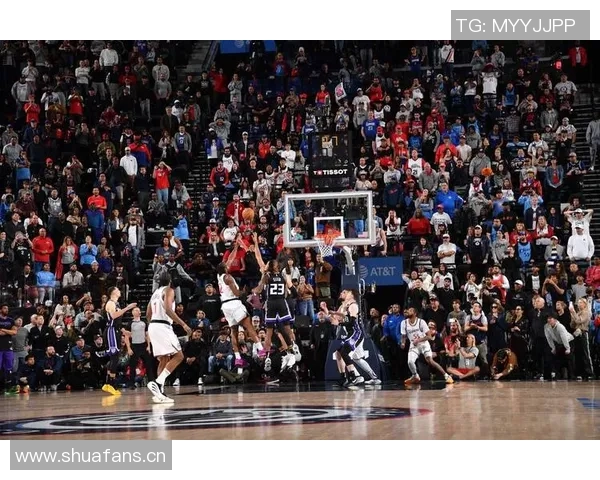 湖刺球迷手机桌面惊现小卡与哈登捧杯画面引发热议